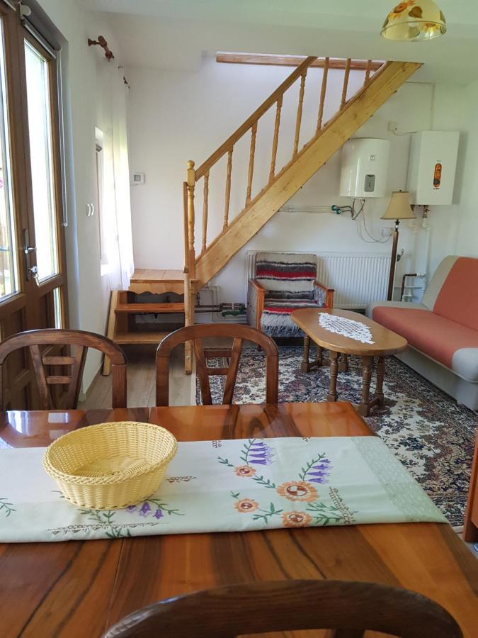 Vila La Bunicu Polovragi Exteriér fotografie