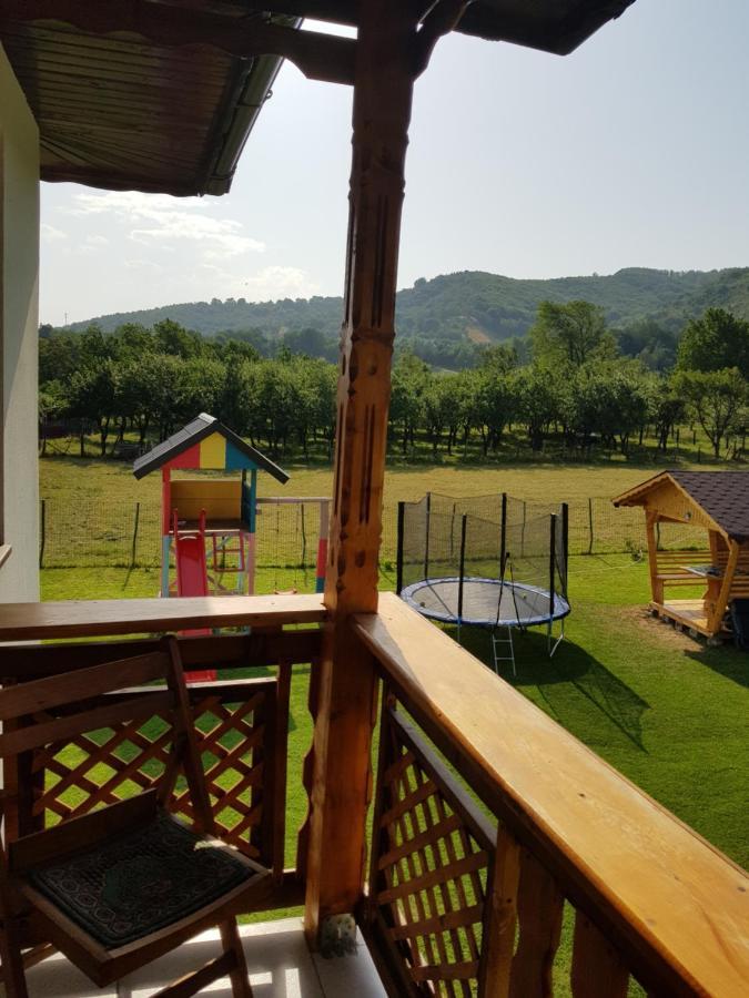 Vila La Bunicu Polovragi Exteriér fotografie
